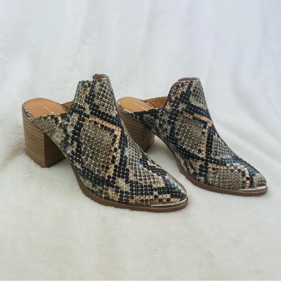 Report Women Size 6 Shoes Snake Skin Pointed Toe Mules Bootie Heels - Picture 4 of 9